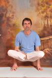 Padmasana 1-Emelt Lótusz